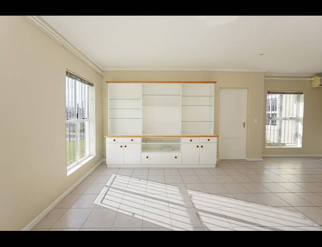 3 bed property to rent in LANGERUG